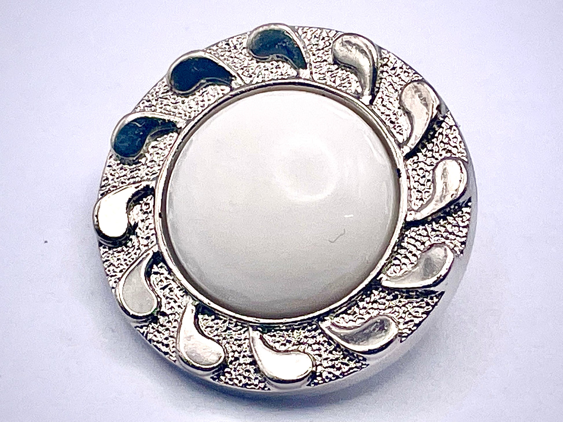 V2882  Decorative silver Rimmed  fashionable button - venusfashionslondon